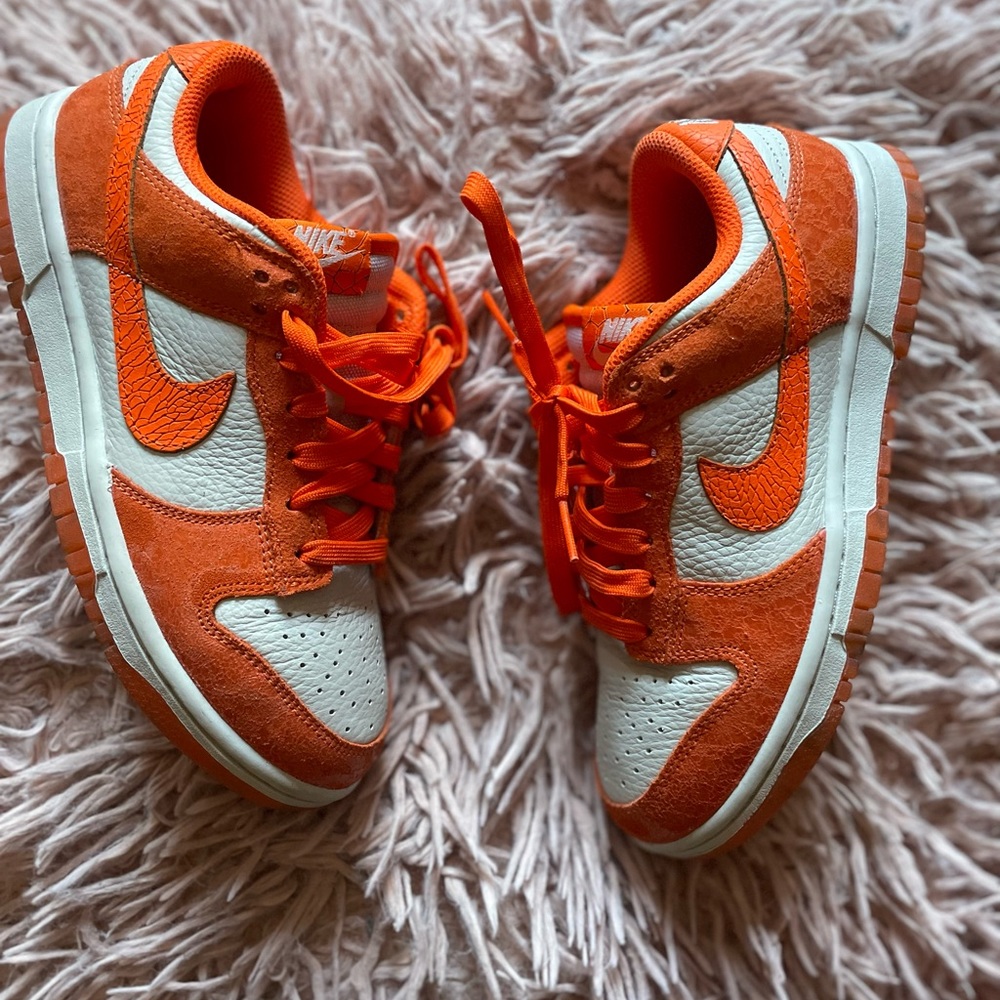 Worn few times fire cheap suede dunk low’s 🔥🔥🔥❤️